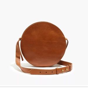 The Simple Circle Crossbody Bag in Leather